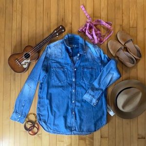 GAP long sleeve chambray